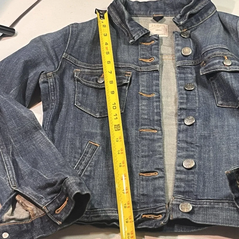 J Crew Jacket Womens Small Blue Denim Trucker Button Up Distressed Classic Style